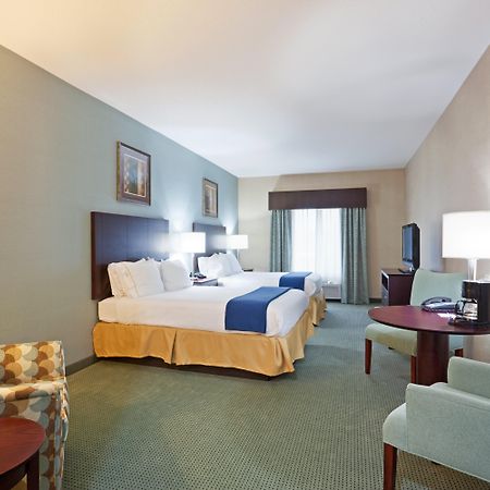 Holiday Inn Express And Suites Meriden By Ihg Bagian luar foto