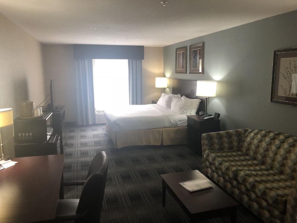 Holiday Inn Express And Suites Meriden By Ihg Bagian luar foto