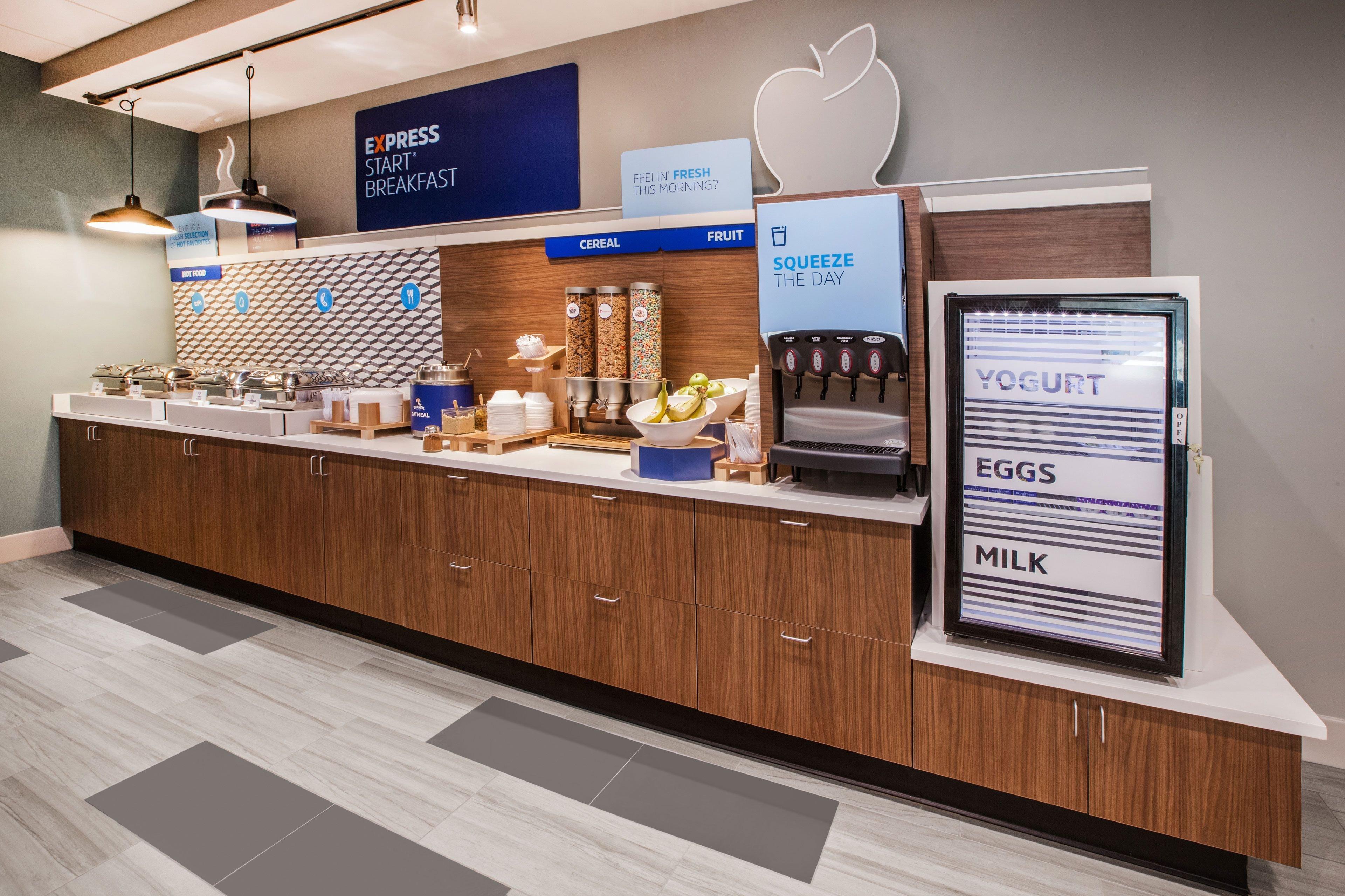 Holiday Inn Express And Suites Meriden By Ihg Bagian luar foto