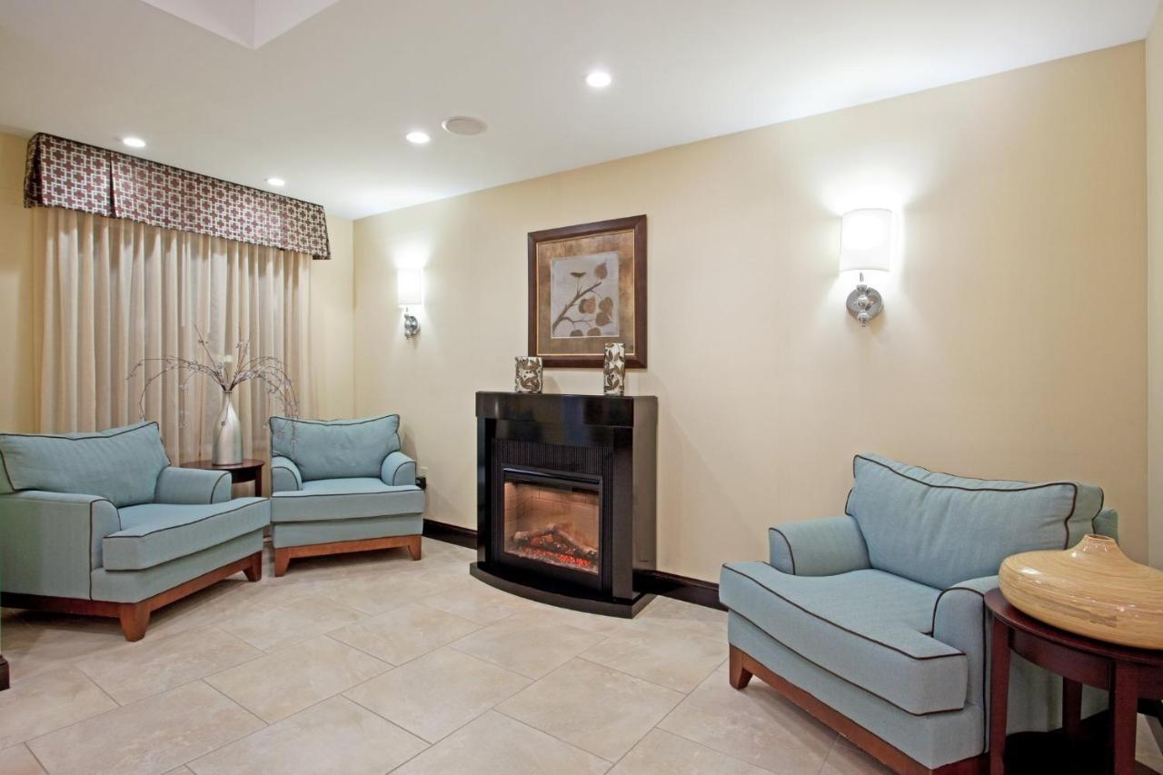 Holiday Inn Express And Suites Meriden By Ihg Bagian luar foto