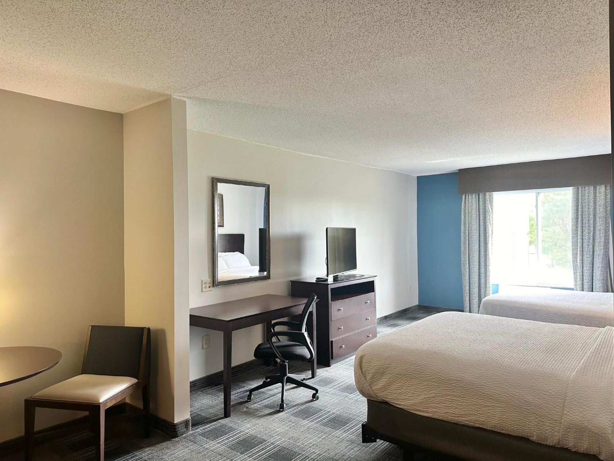 Holiday Inn Express And Suites Meriden By Ihg Bagian luar foto
