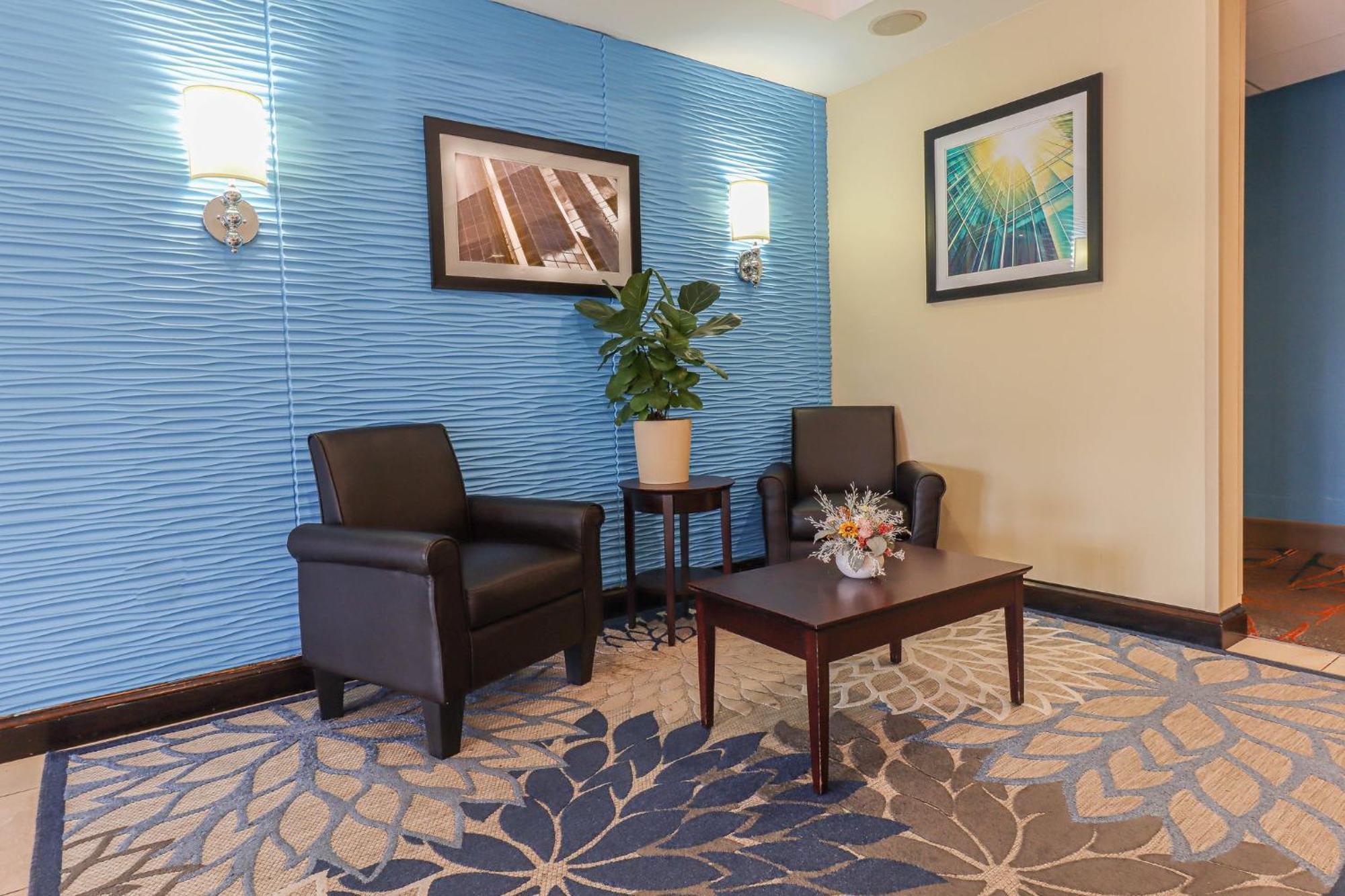 Holiday Inn Express And Suites Meriden By Ihg Bagian luar foto