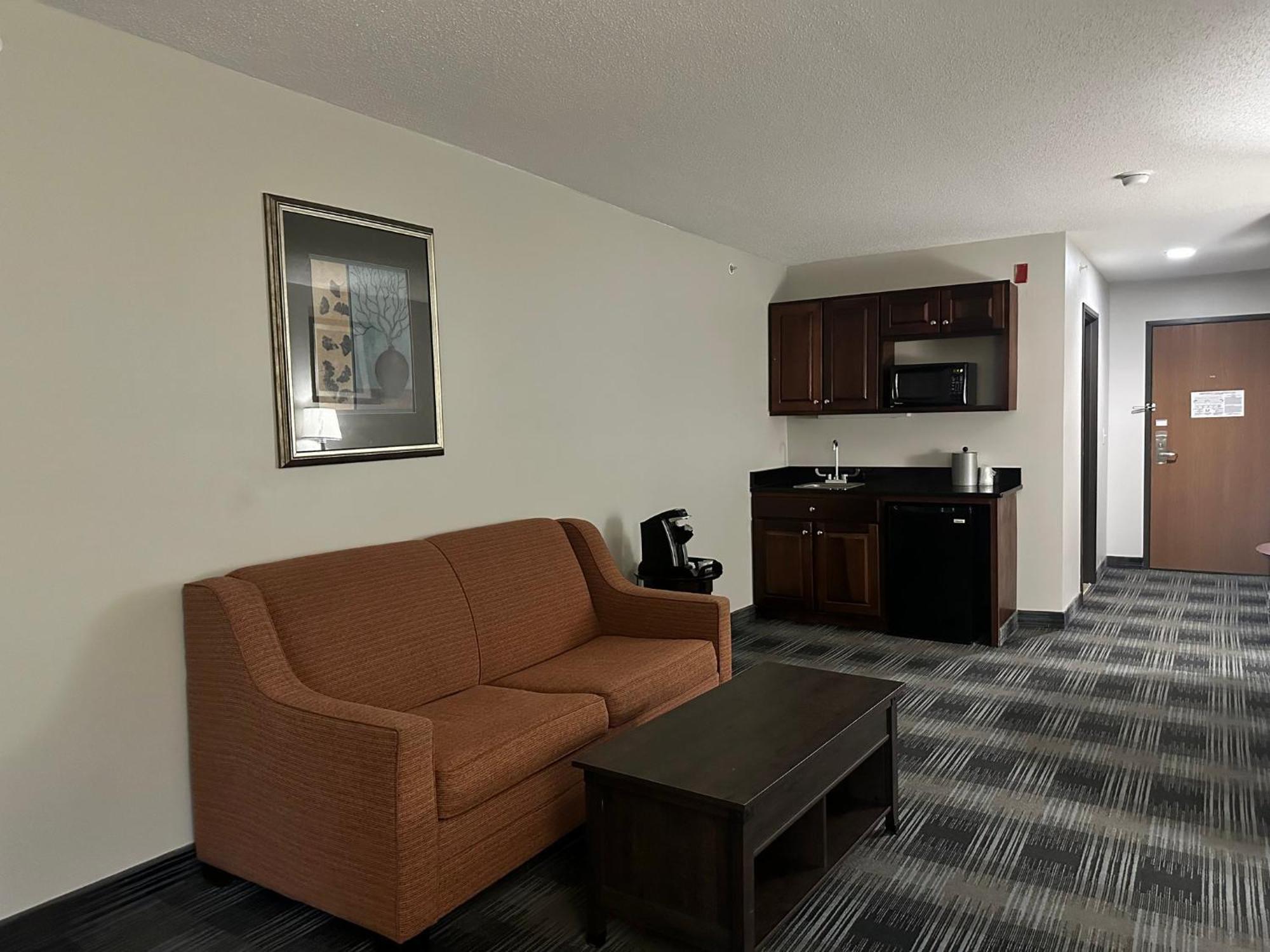 Holiday Inn Express And Suites Meriden By Ihg Bagian luar foto