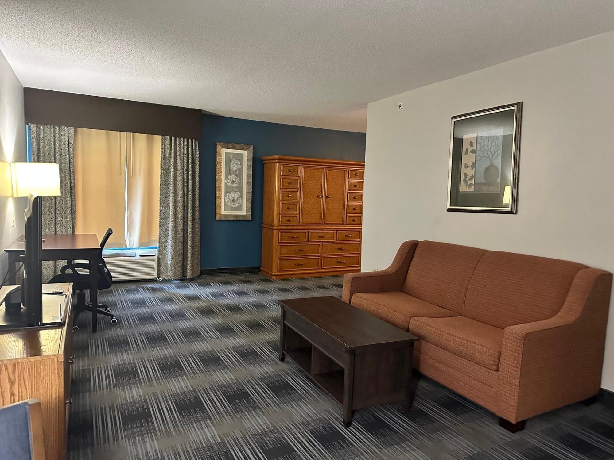 Holiday Inn Express And Suites Meriden By Ihg Bagian luar foto