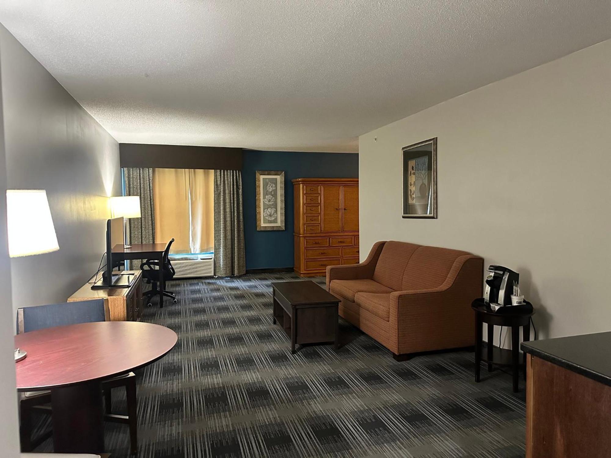 Holiday Inn Express And Suites Meriden By Ihg Bagian luar foto