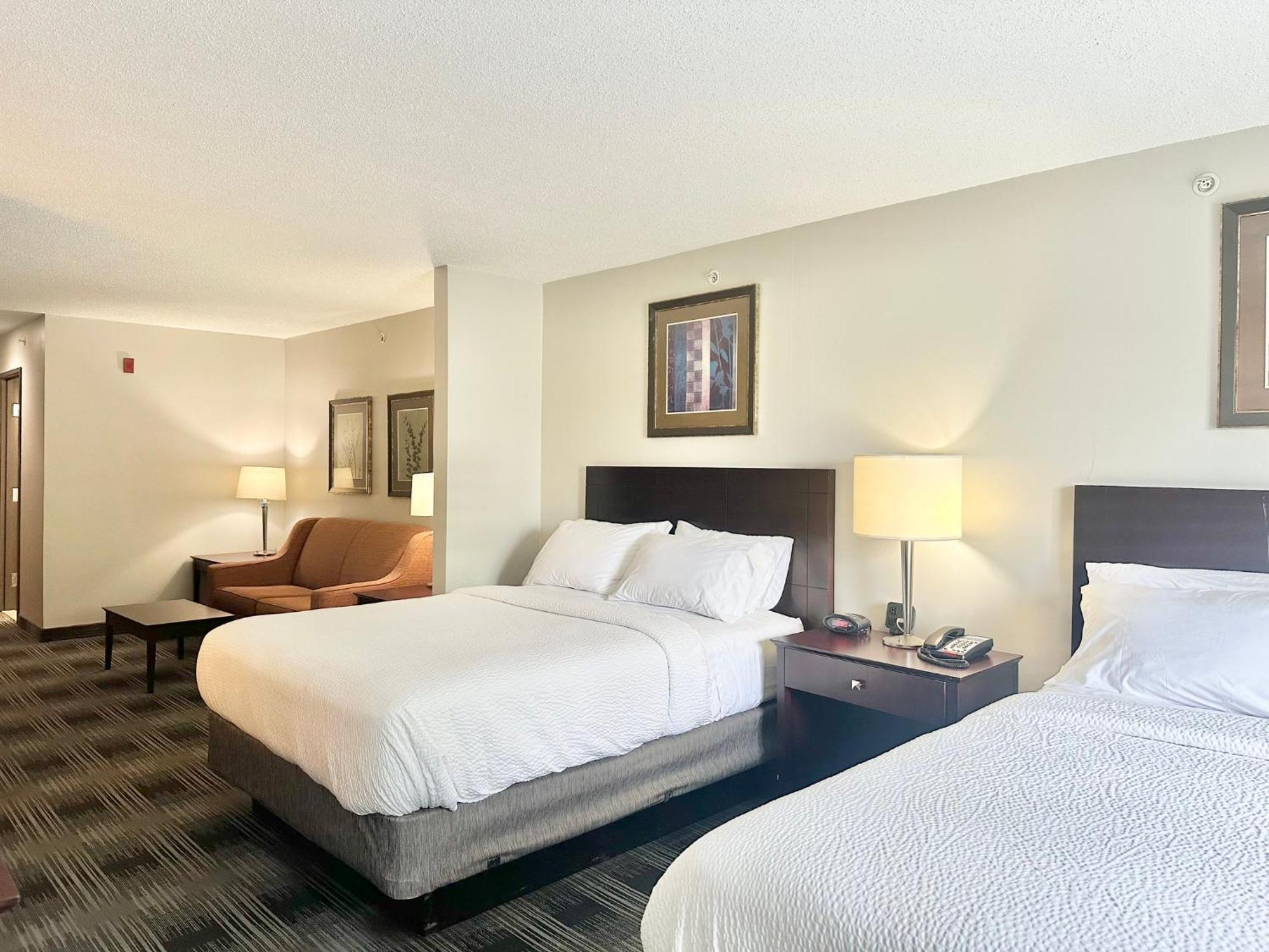 Holiday Inn Express And Suites Meriden By Ihg Bagian luar foto